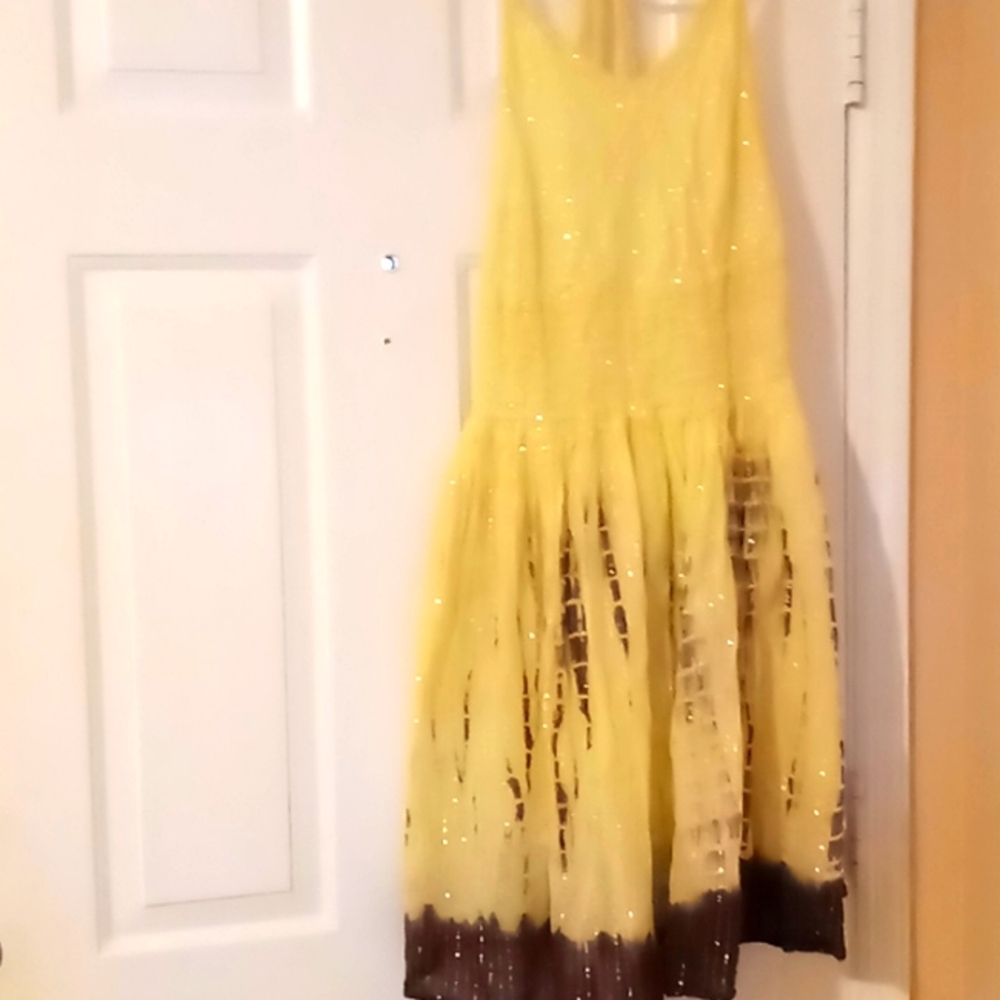 Women's sleeveless dress with glitter